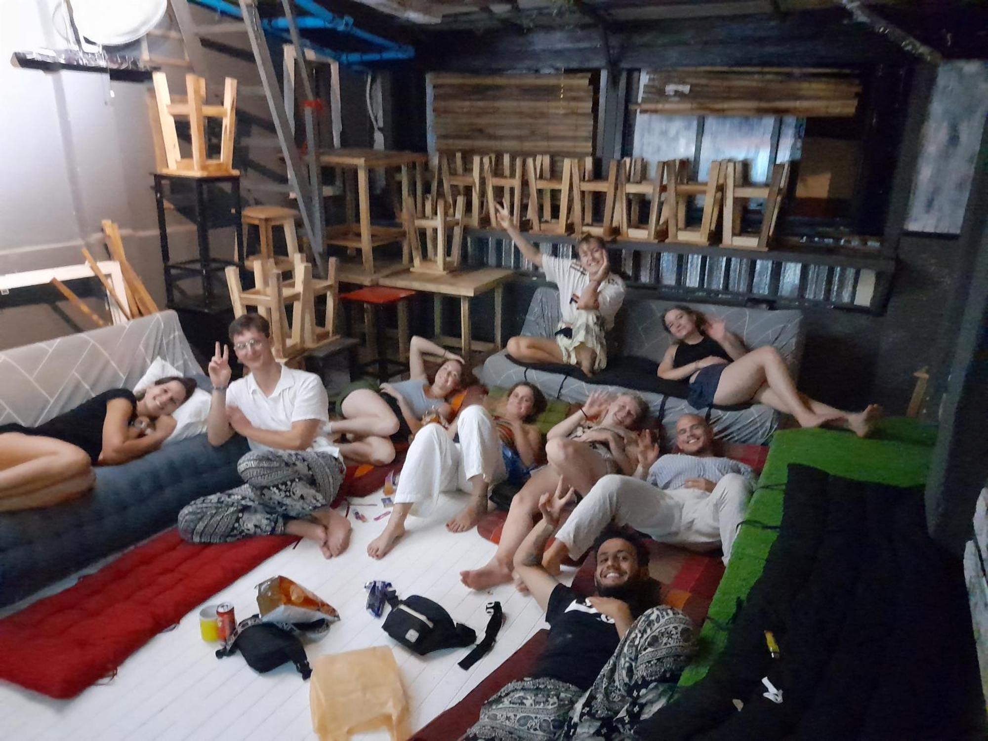 Dormsin Social Vandrerhjem Phi Phi-øyene Eksteriør bilde
